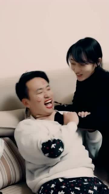 《甄嬛传》安陵容和甄嬛关系那么好，为什么她最后要投靠皇后？
